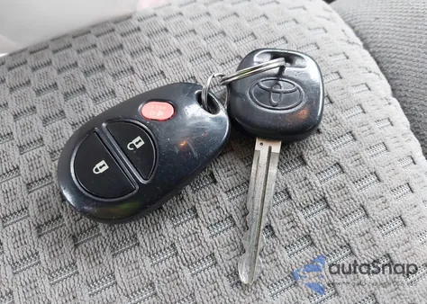 2010 Toyota Tundra Grade 4.6L V8 z USA, uszkodzony, nr VIN 5TFUM5F13AX004345